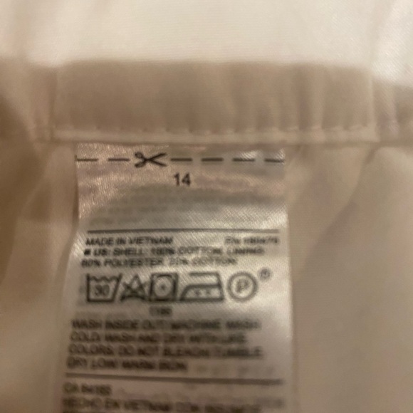 Old Navy Everyday Mid Rise Shorts-Size 14-White Eyelet - Picture 3 of 5